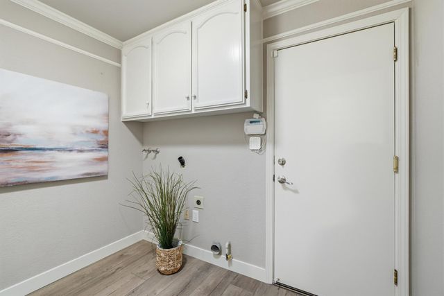 1304 Ridgecrest Way, Roseville, CA 95661