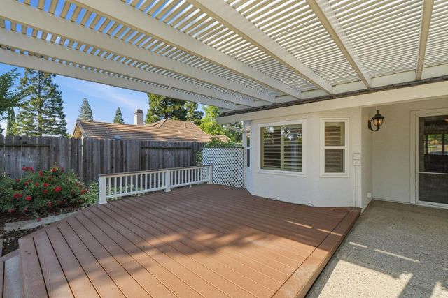 1304 Ridgecrest Way, Roseville, CA 95661