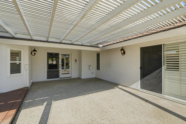1304 Ridgecrest Way, Roseville, CA 95661