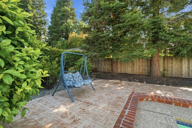 1304 Ridgecrest Way, Roseville, CA 95661