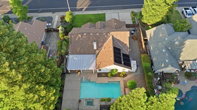 1304 Ridgecrest Way, Roseville, CA 95661