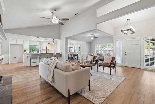 1304 Ridgecrest Way, Roseville, CA 95661