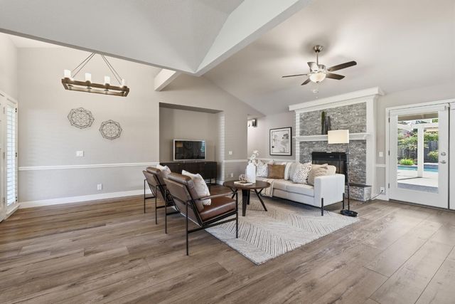 1304 Ridgecrest Way, Roseville, CA 95661