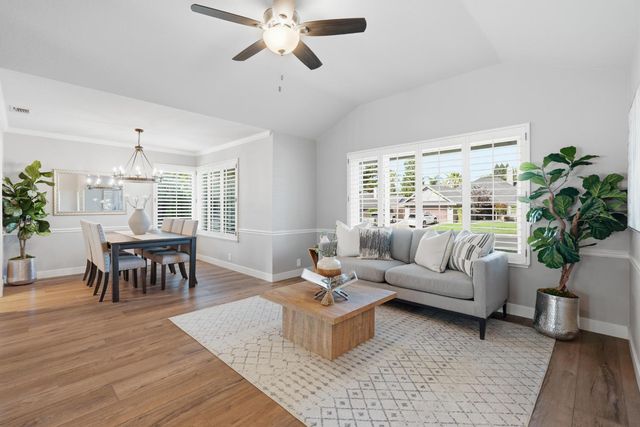 1304 Ridgecrest Way, Roseville, CA 95661
