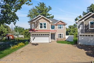 87 Fulton Street, Keyport, NJ 07735