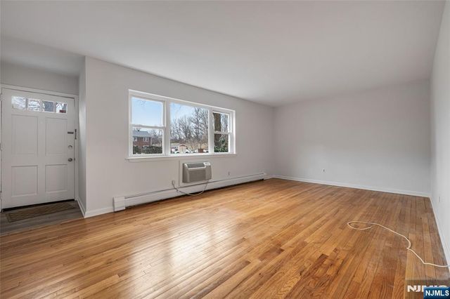 121 Regency Park, Ramsey, NJ 07446