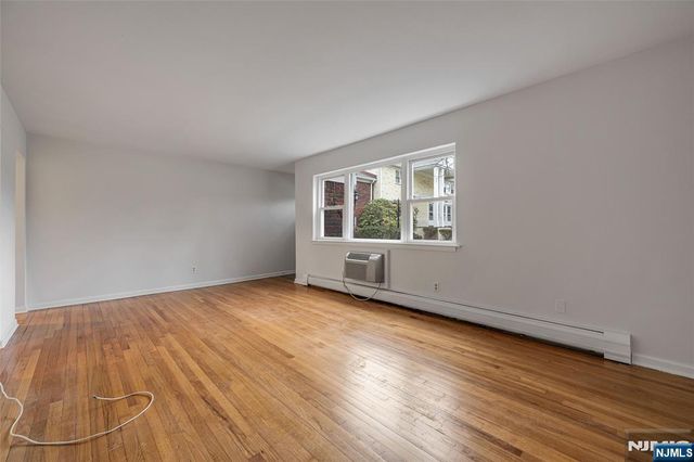 121 Regency Park, Ramsey, NJ 07446