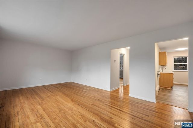 121 Regency Park, Ramsey, NJ 07446