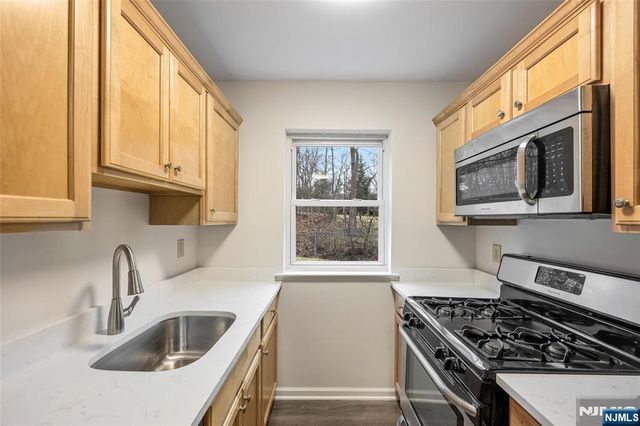 121 Regency Park, Ramsey, NJ 07446