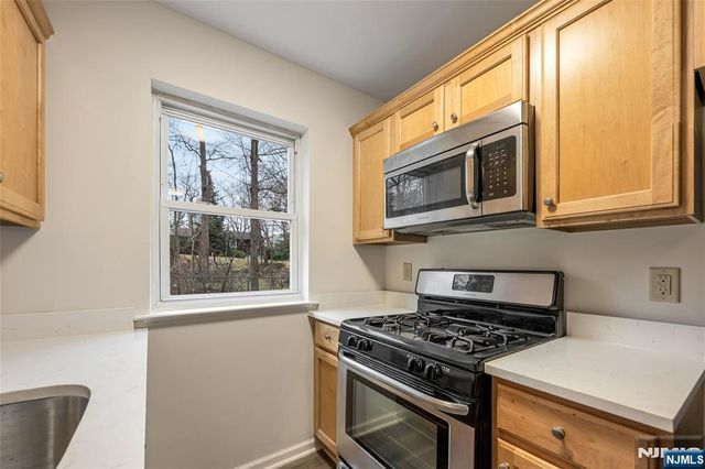121 Regency Park, Ramsey, NJ 07446