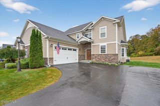 14 Vista Court, Clifton Park, NY 12065