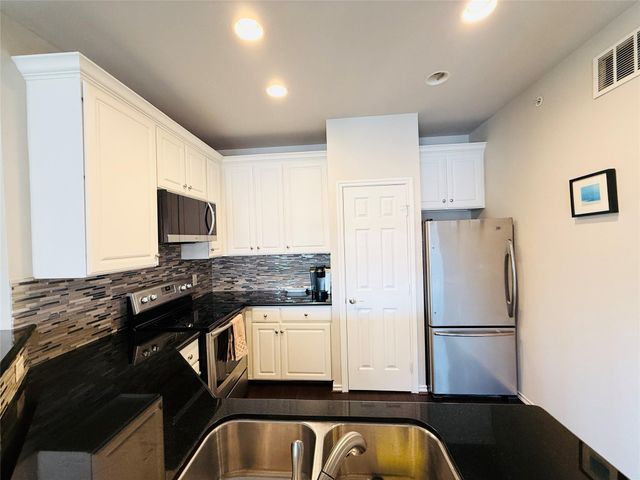 2400 Mccue Road 347, Houston, TX 77056