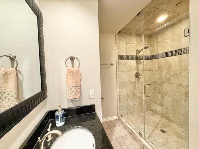 2400 Mccue Road 347, Houston, TX 77056