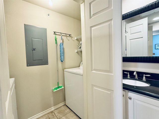 2400 Mccue Road 347, Houston, TX 77056