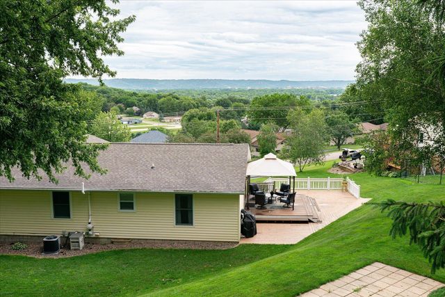 731 N 4th Street, La Crescent, MN 55947