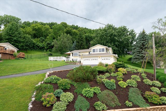 731 N 4th Street, La Crescent, MN 55947