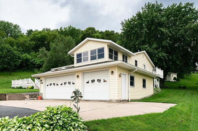 731 N 4th Street, La Crescent, MN 55947