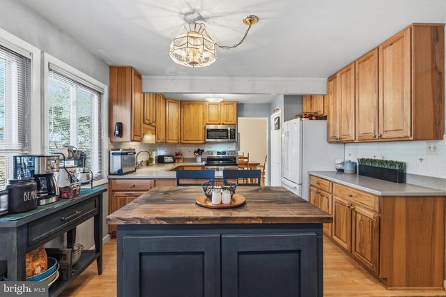 2617 WOODFERN CT, Woodbridge, VA 22192