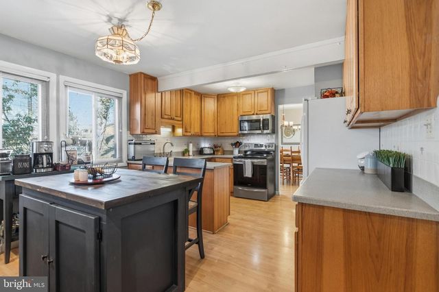 2617 WOODFERN CT, Woodbridge, VA 22192