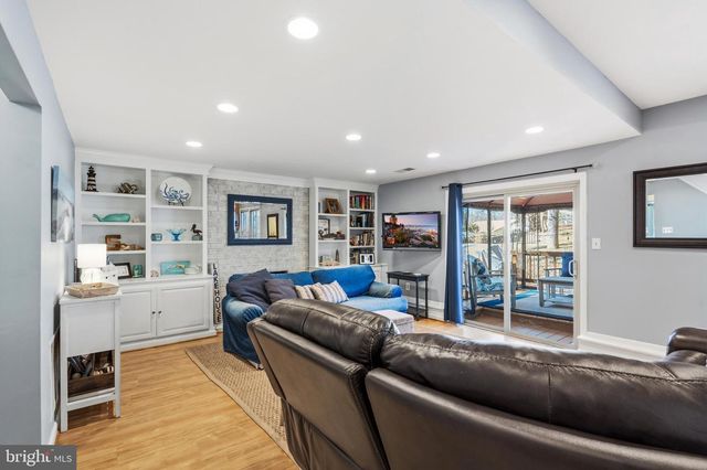 2617 WOODFERN CT, Woodbridge, VA 22192