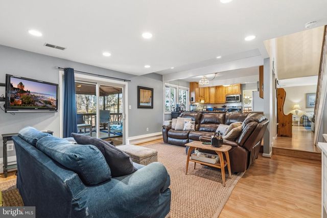 2617 WOODFERN CT, Woodbridge, VA 22192