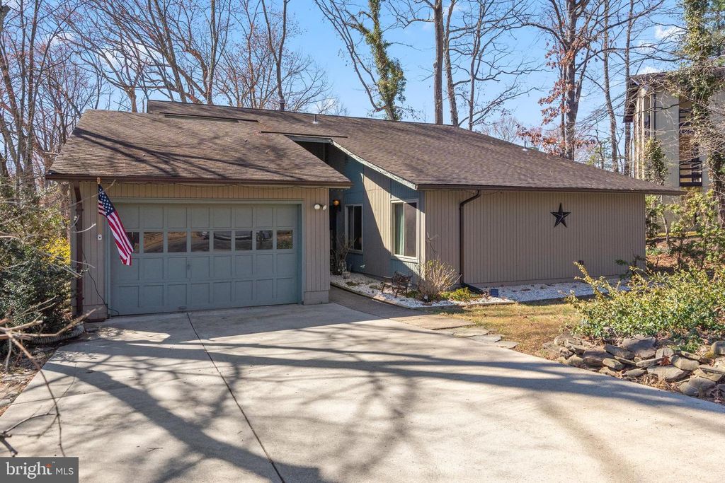 2617 WOODFERN CT, Woodbridge, VA 22192