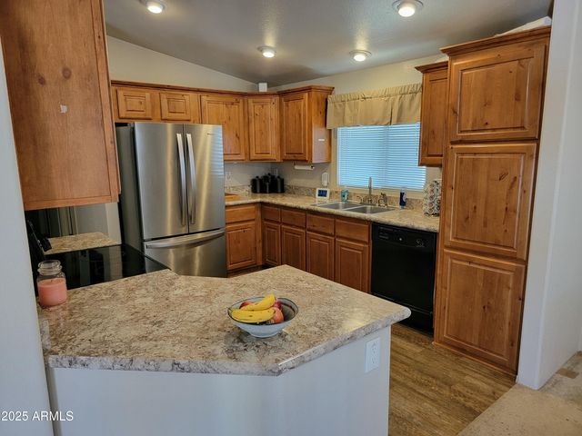 2120 E Bluefield Avenue 112, Phoenix, AZ 85022