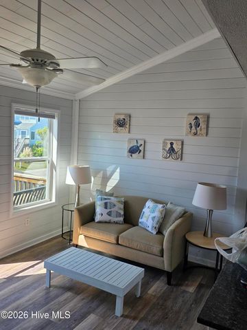 3 Bermuda Landing Place, N Topsail Beach, NC 28460