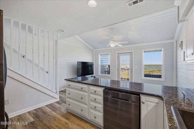 3 Bermuda Landing Place, N Topsail Beach, NC 28460