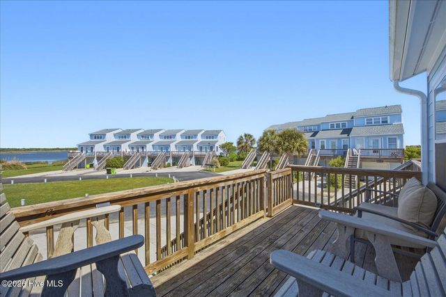 3 Bermuda Landing Place, N Topsail Beach, NC 28460