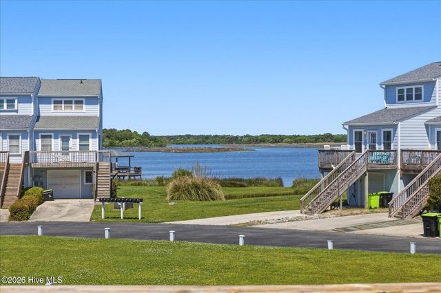 3 Bermuda Landing Place, N Topsail Beach, NC 28460
