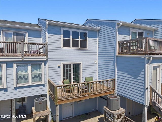 3 Bermuda Landing Place, N Topsail Beach, NC 28460