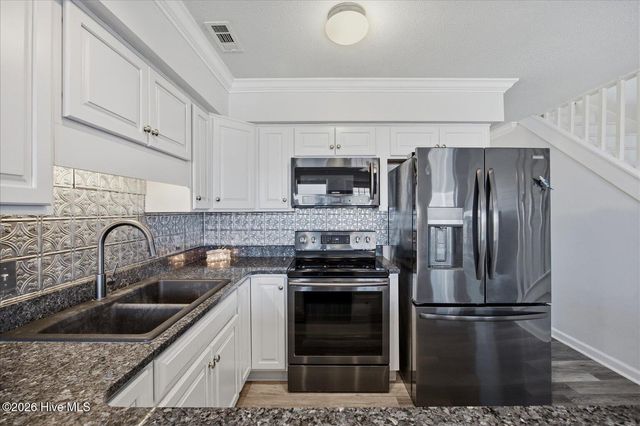 3 Bermuda Landing Place, N Topsail Beach, NC 28460