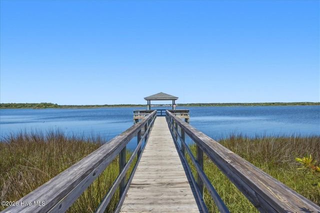 3 Bermuda Landing Place, N Topsail Beach, NC 28460