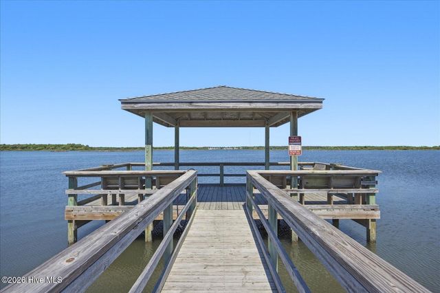 3 Bermuda Landing Place, N Topsail Beach, NC 28460