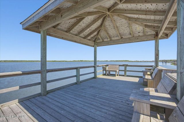 3 Bermuda Landing Place, N Topsail Beach, NC 28460