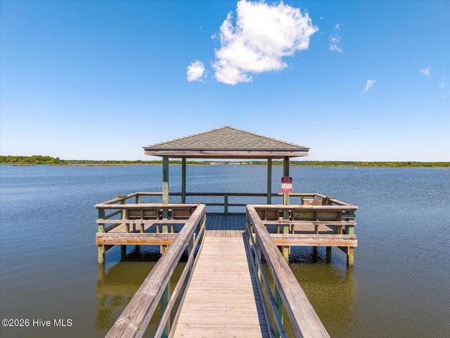 3 Bermuda Landing Place, N Topsail Beach, NC 28460