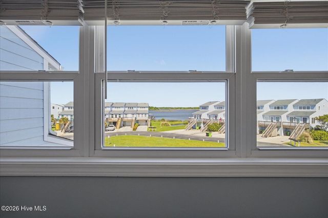 3 Bermuda Landing Place, N Topsail Beach, NC 28460