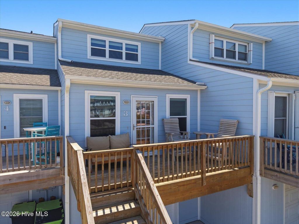 3 Bermuda Landing Place, N Topsail Beach, NC 28460