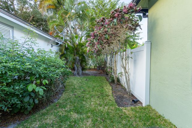 12709 White Coral Drive, Wellington, FL 33414