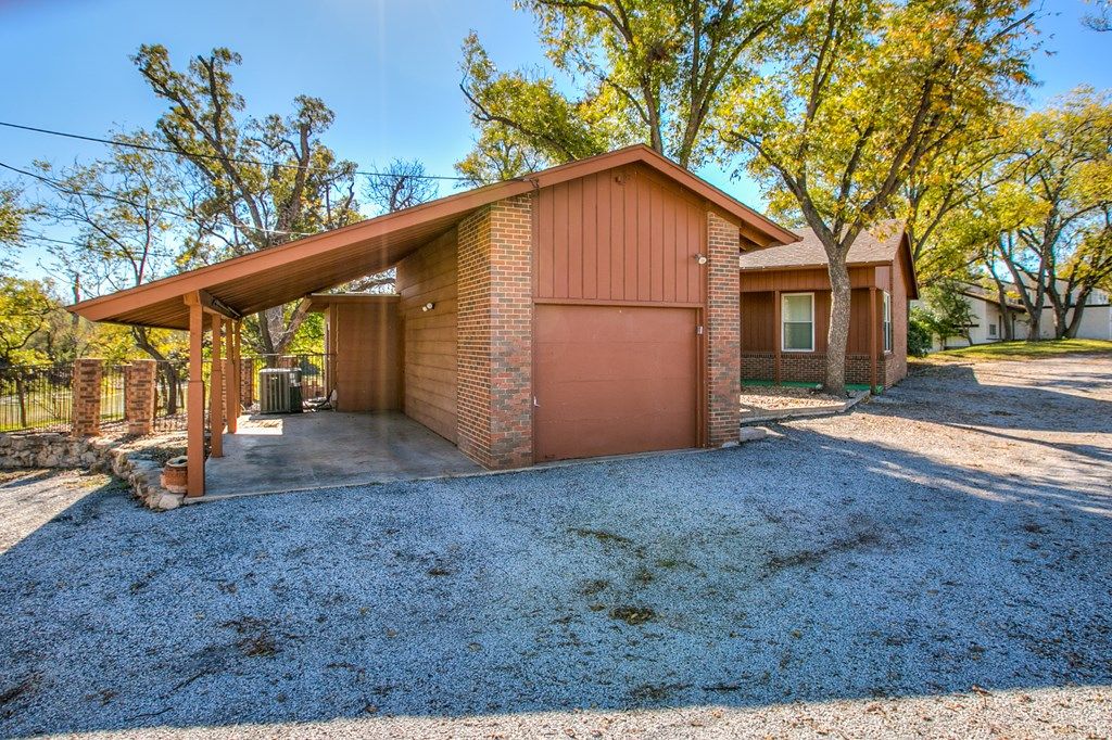 Image 8 of property listing at 4201 River Bend Dr, San Angelo, TX 76903