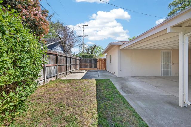 6963 Leesburg Pl, Stockton, CA 95207