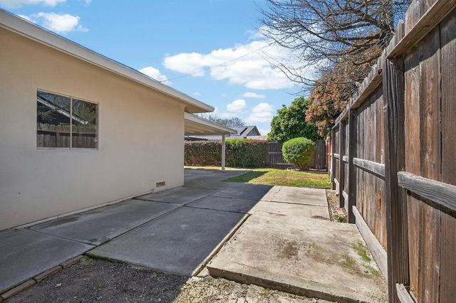 6963 Leesburg Pl, Stockton, CA 95207