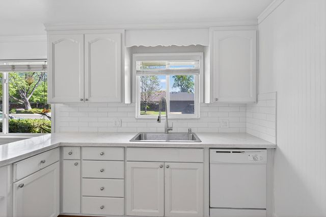 6963 Leesburg Pl, Stockton, CA 95207