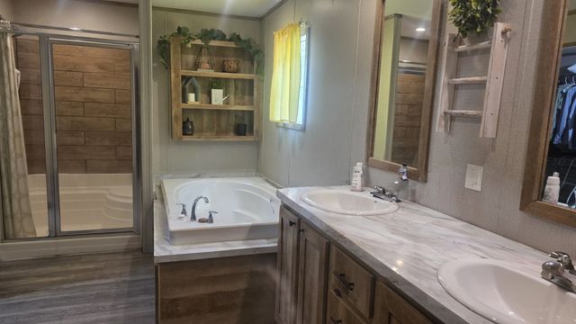 359 Stage Rd, Charlotte, TN 37036