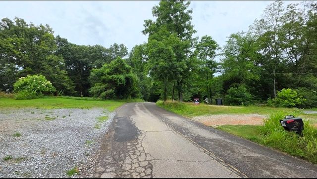 359 Stage Rd, Charlotte, TN 37036