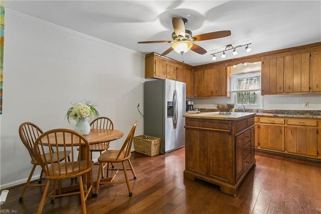 141 Sloane PL, Newport News, VA 23606