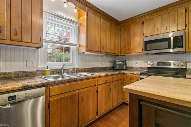 141 Sloane PL, Newport News, VA 23606