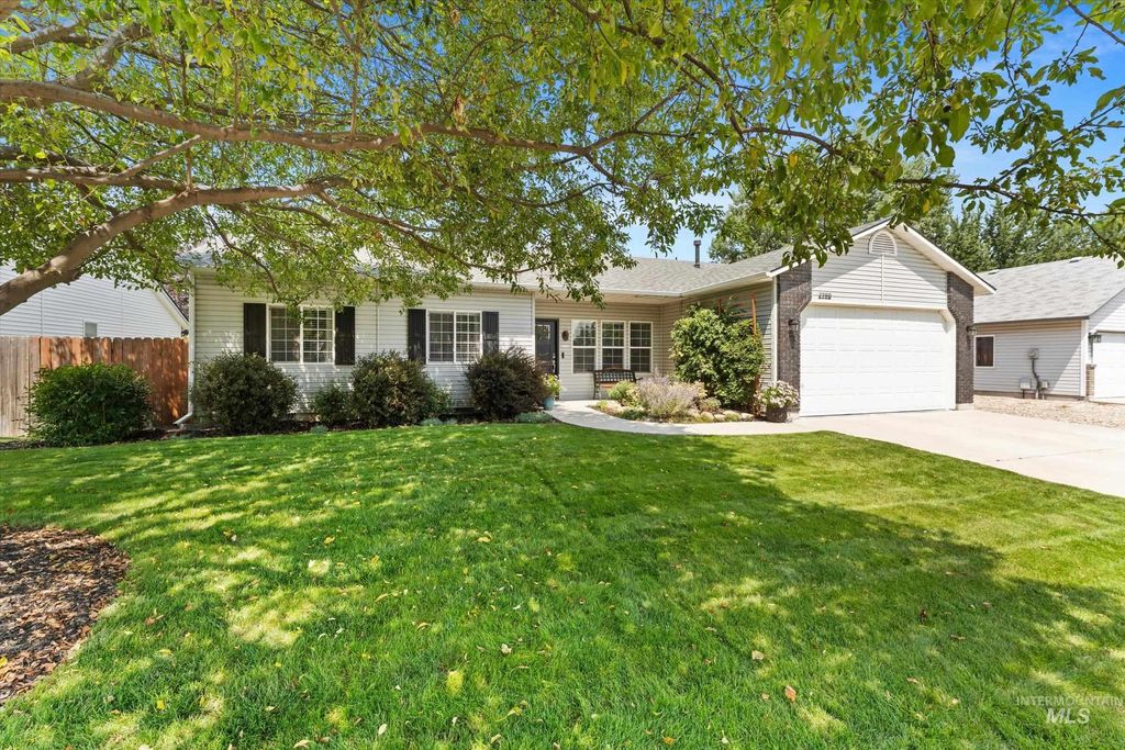 2790 W Forecast St, Meridian, ID 83642 photo 2