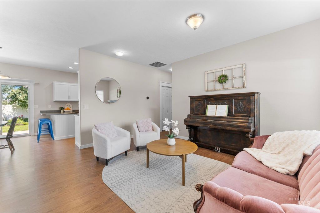 2790 W Forecast St, Meridian, ID 83642 photo 4